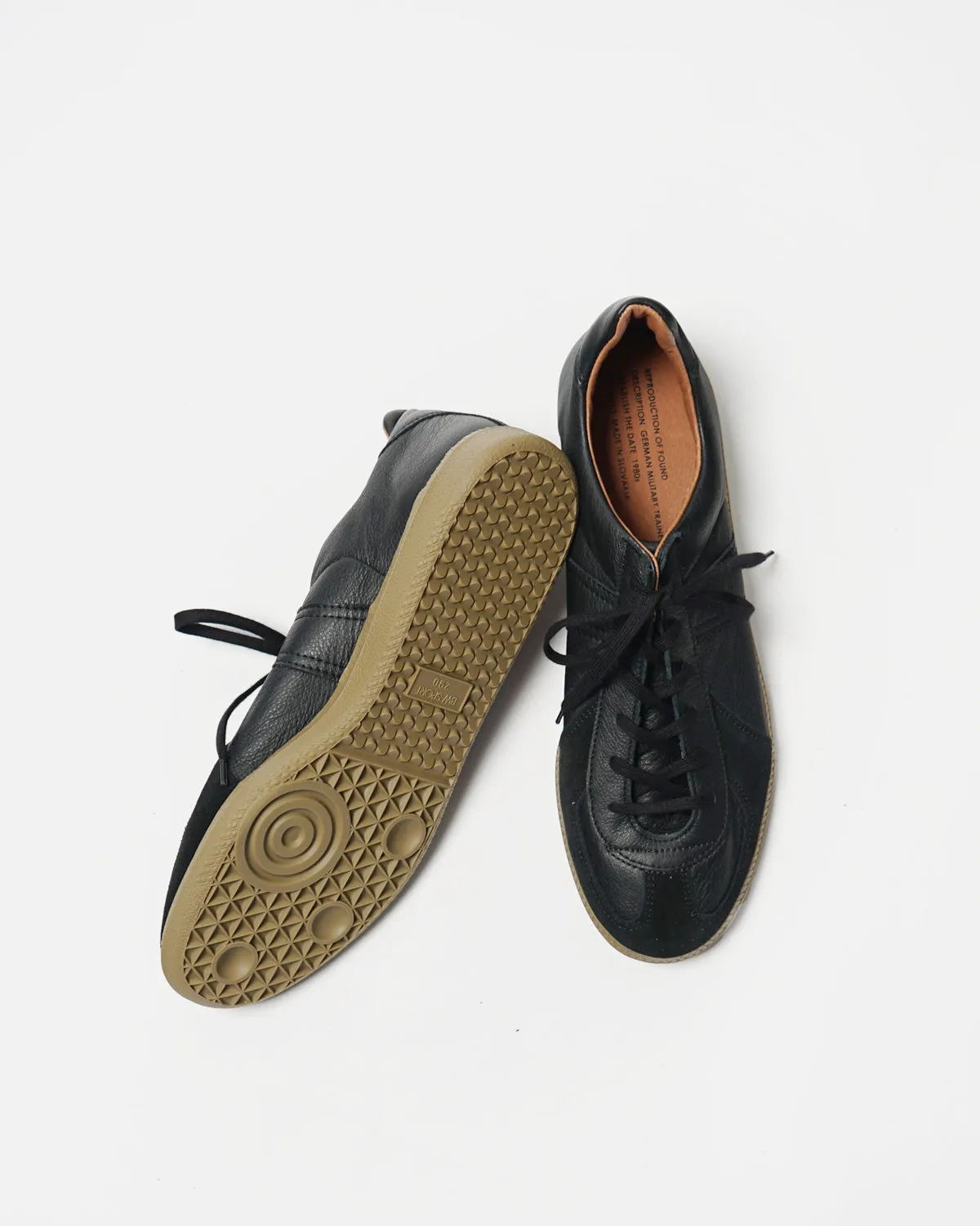 German Military Trainer 1700L / Black