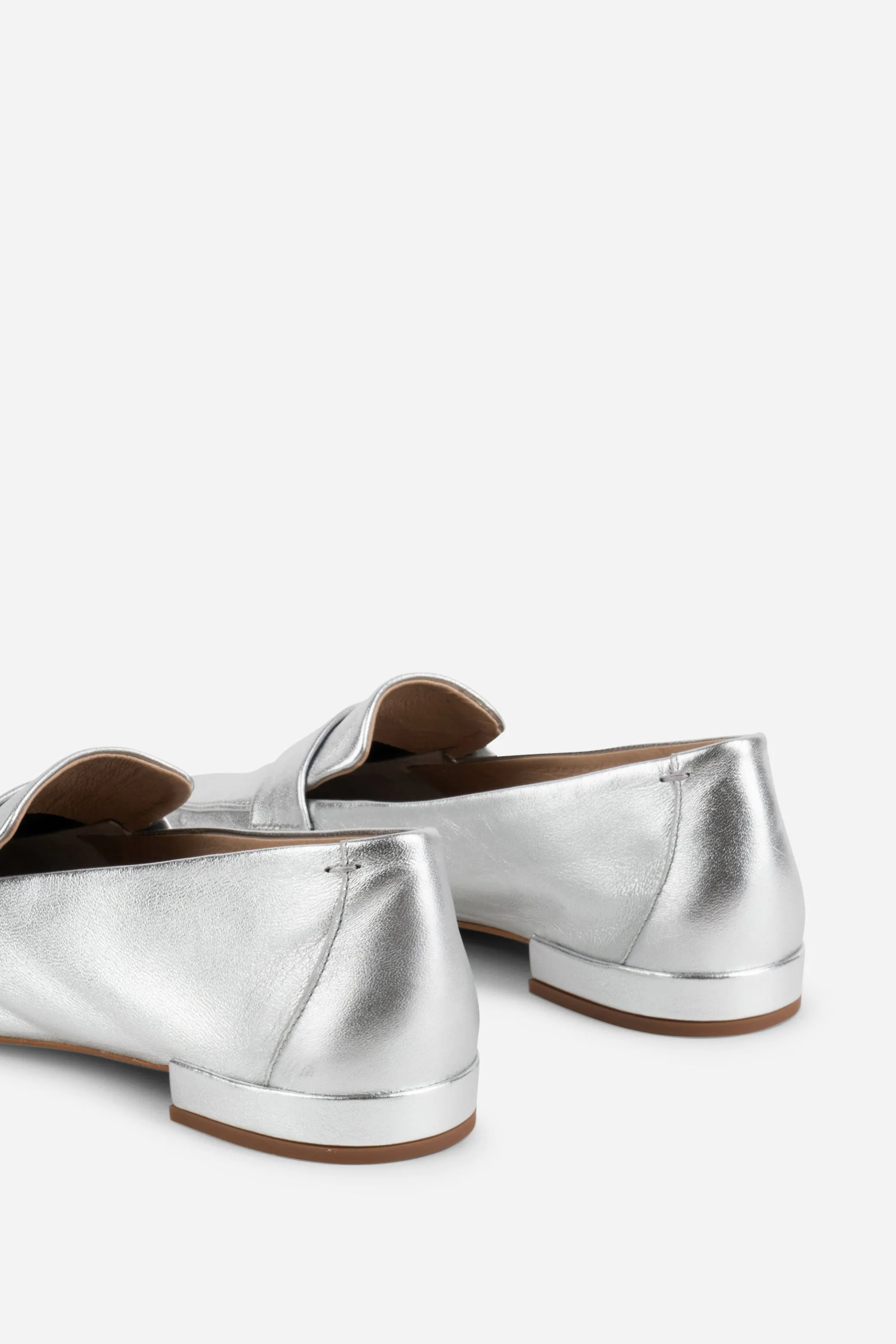 PINKY LOAFER