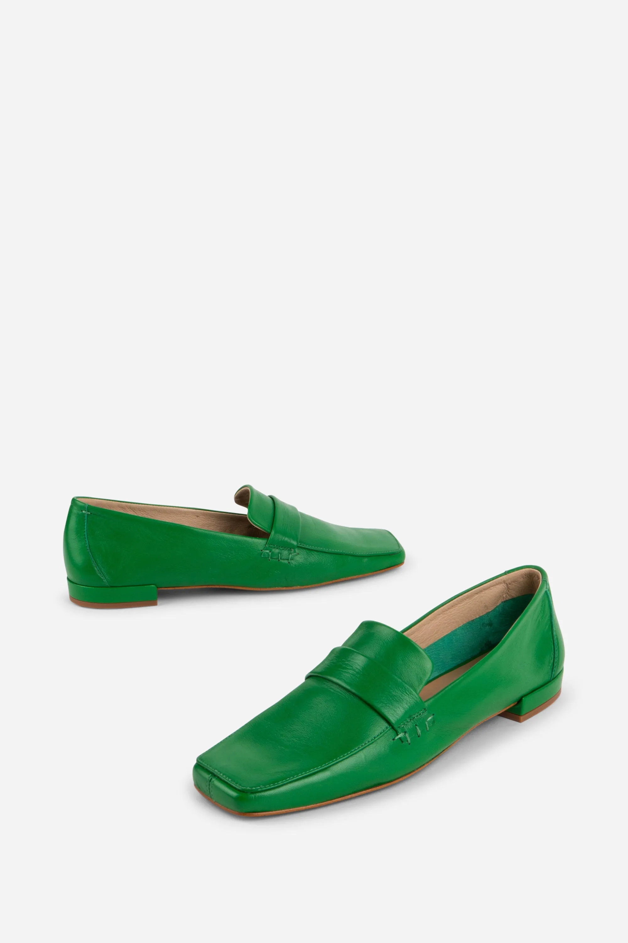 PINKY LOAFER