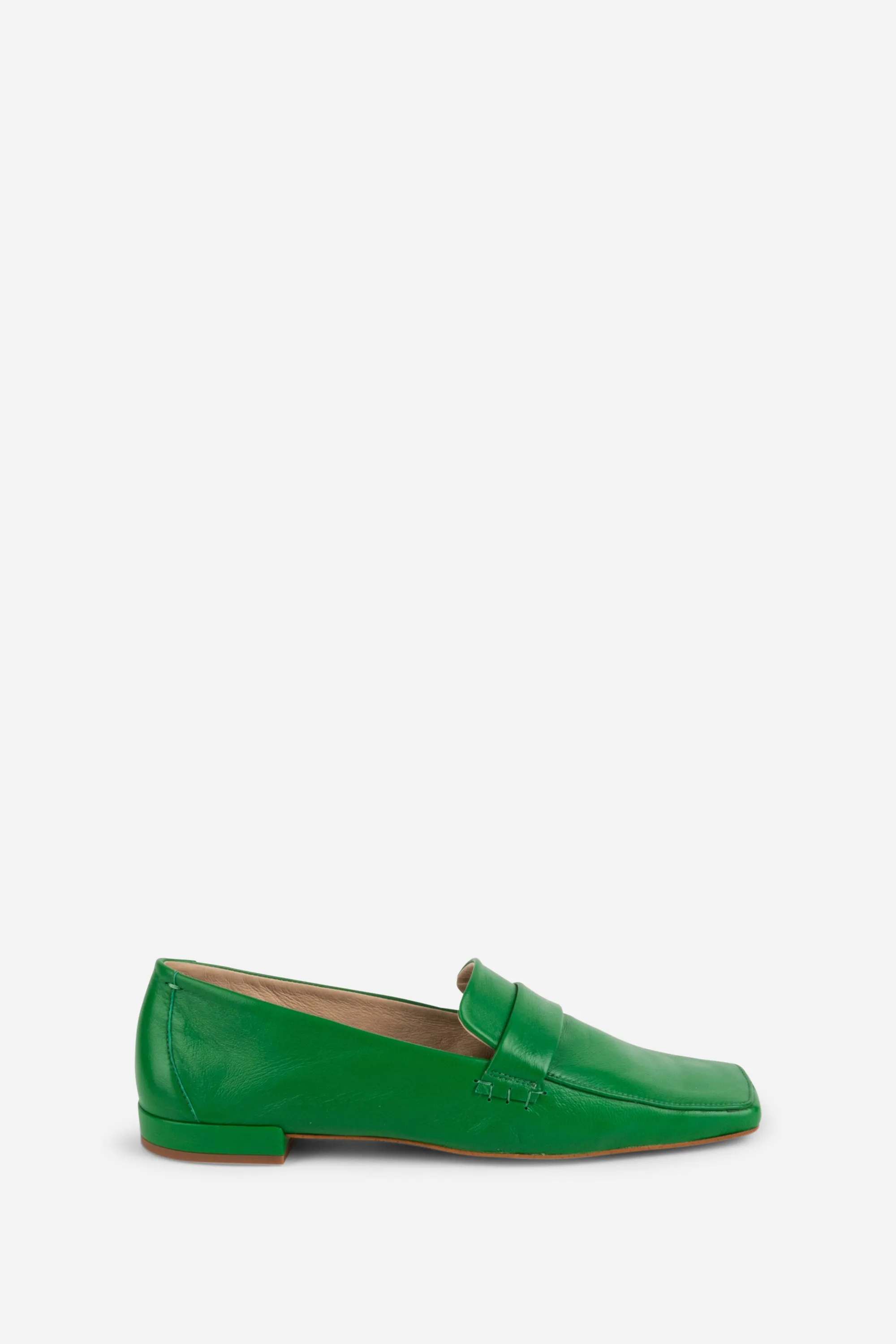 PINKY LOAFER
