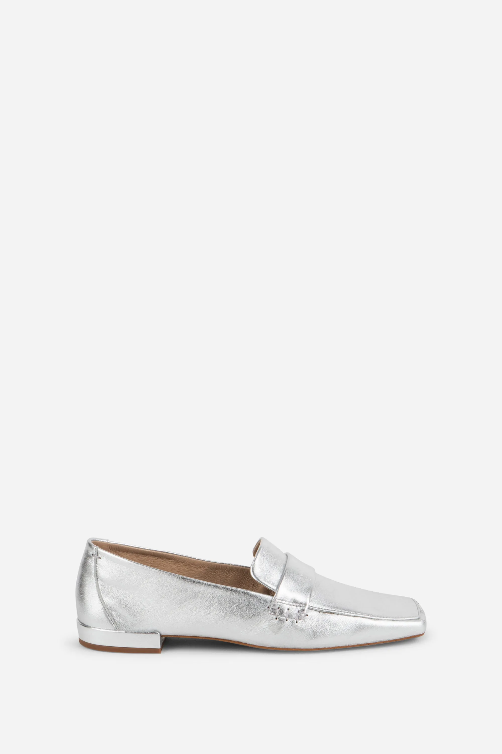 PINKY LOAFER