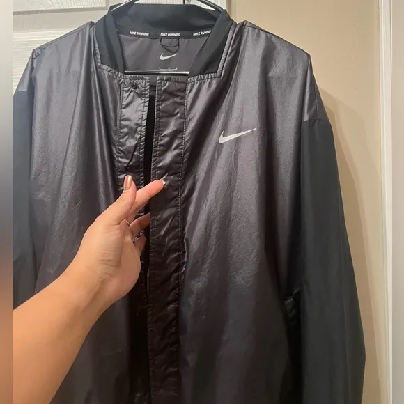 Women’s Nike running windbreaker size L